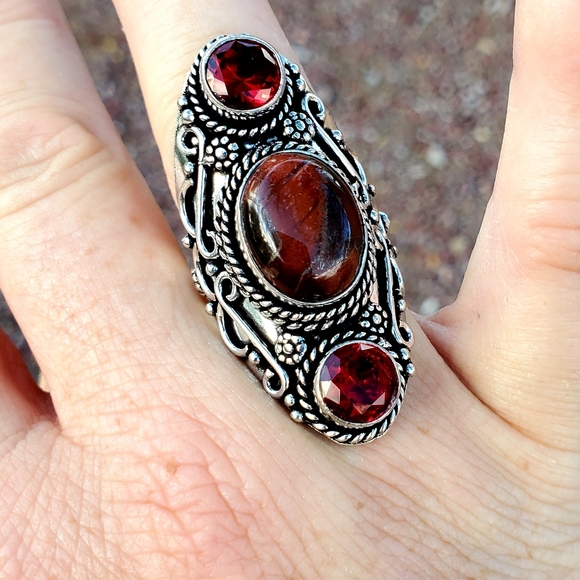 New Red Tiger Eye and Garnet 925 Silver Statement Ring. - Picture 11 of 16